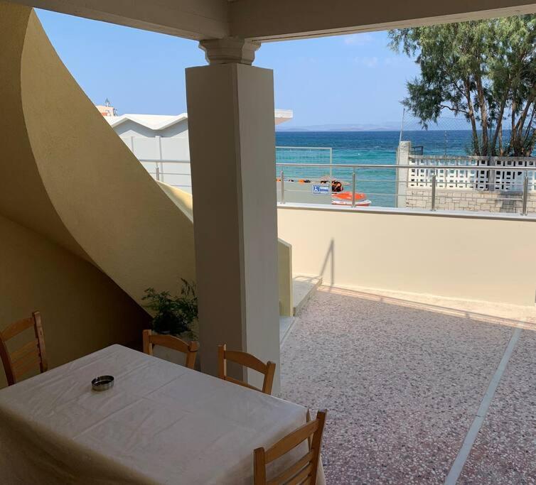 Blue Flag Award Winning Ormos Lo Beach: Home 1 Vrontados Exterior photo