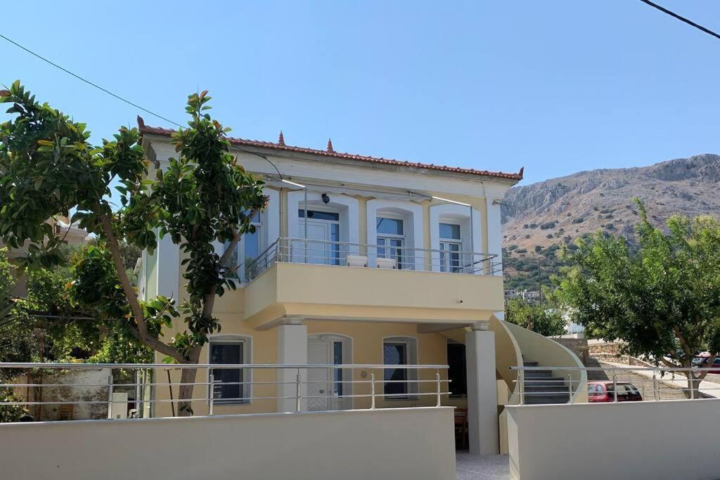 Blue Flag Award Winning Ormos Lo Beach: Home 1 Vrontados Exterior photo