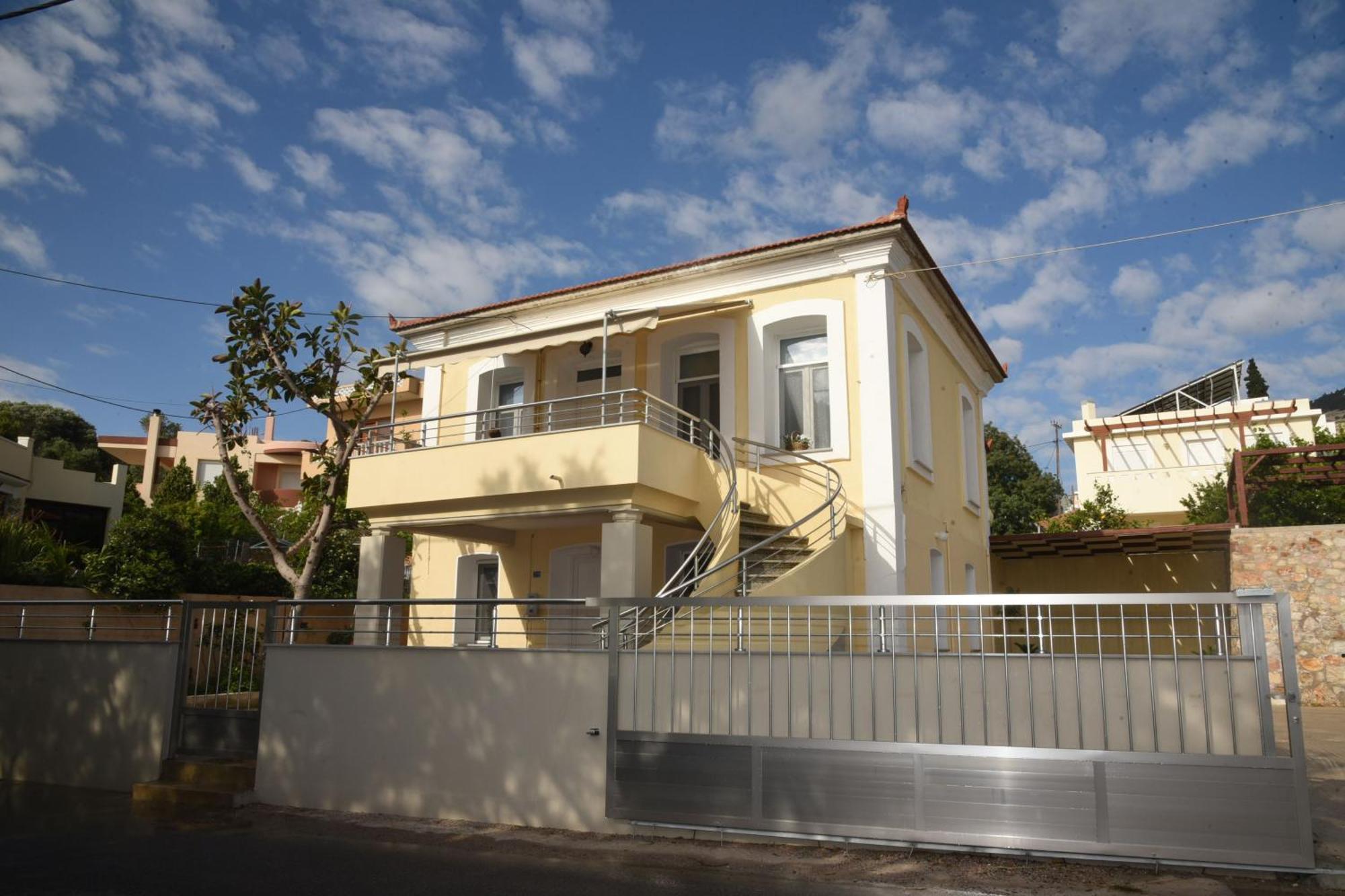Blue Flag Award Winning Ormos Lo Beach: Home 1 Vrontados Exterior photo